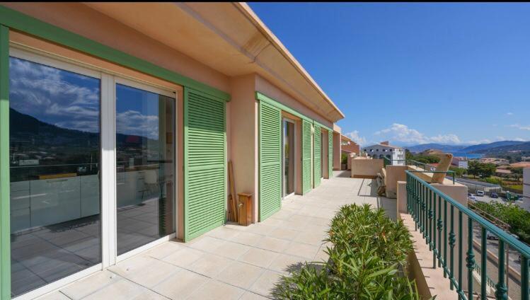 Chez Pasqua ! Appartement Spacieux Avec Terrasse 2 Chambres 6 Couchages En Rooftop LʼÎle-Rousse المظهر الخارجي الصورة